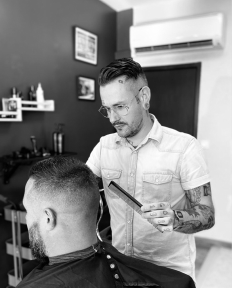 Jonathan coiffeur et barbier